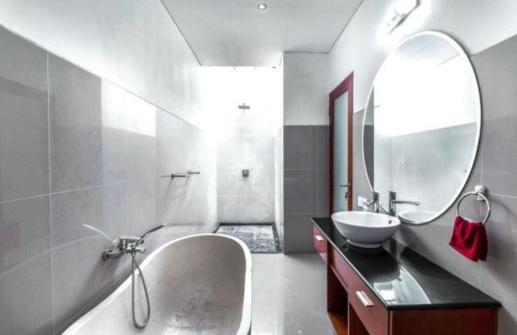 Villa Angel 2 - Canggu Shortcut, Staff Included ภายนอก รูปภาพ